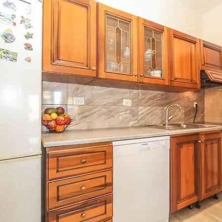 Veronika Apartamento *