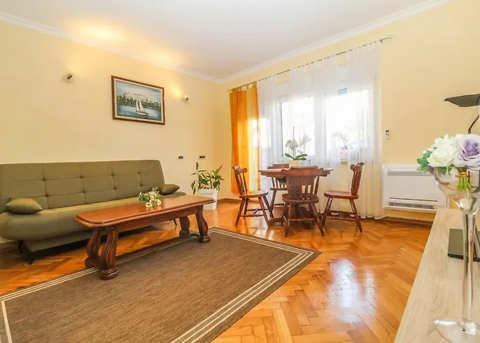 Veronika Apartamento *